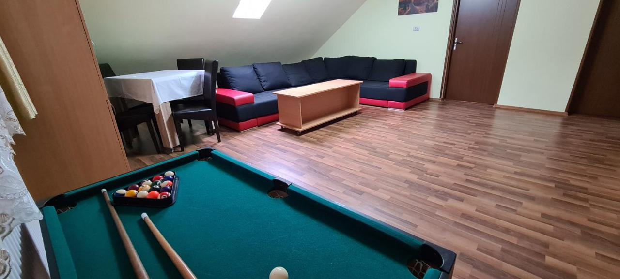Pensiunea Aurora - Great Hostel Войняса Екстер'єр фото