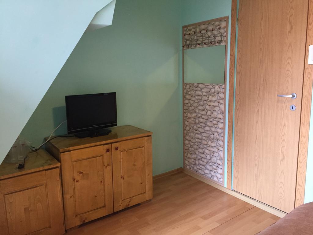 Pensiunea Aurora - Great Hostel Войняса Екстер'єр фото